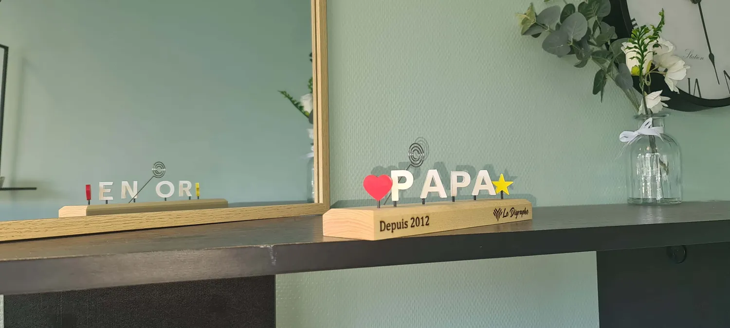 Le Digraphe Papa En Or digraphe décoratif doré