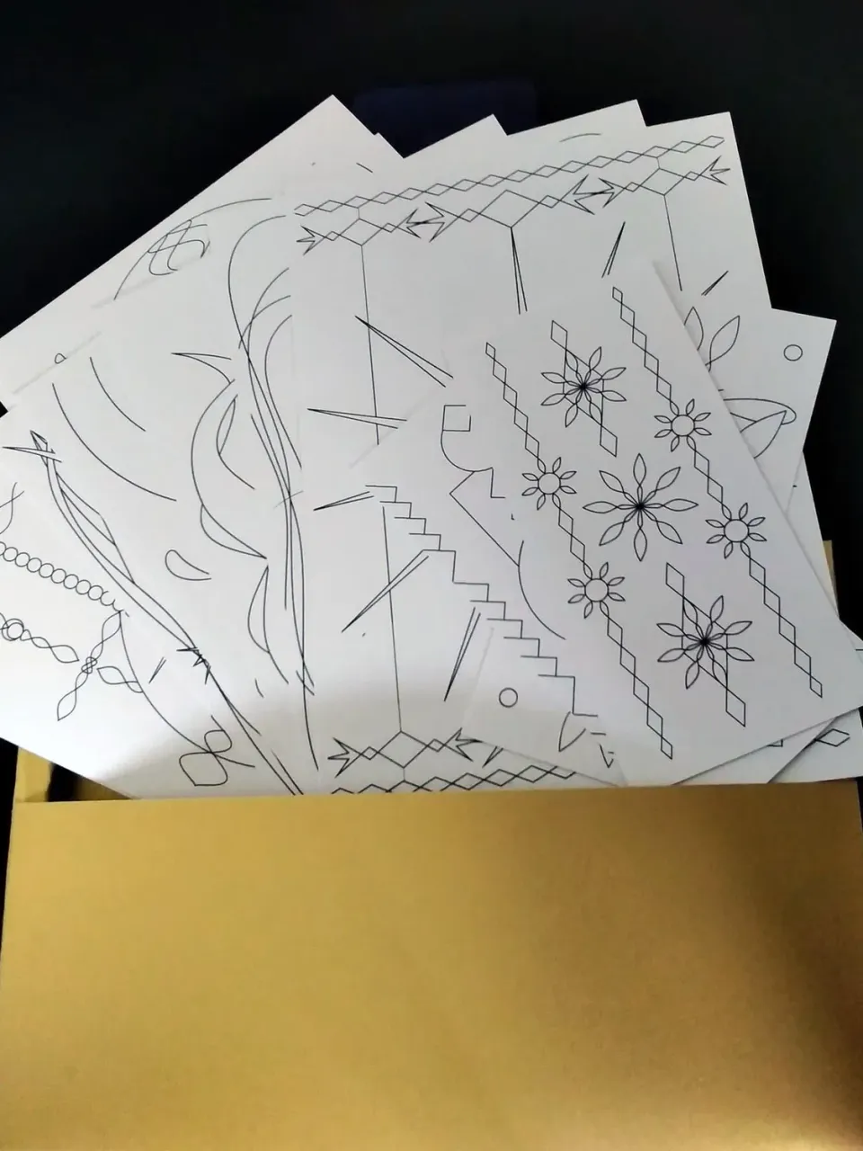 Celineclic And Create Mandala coffret coloriage 10 dessins A5