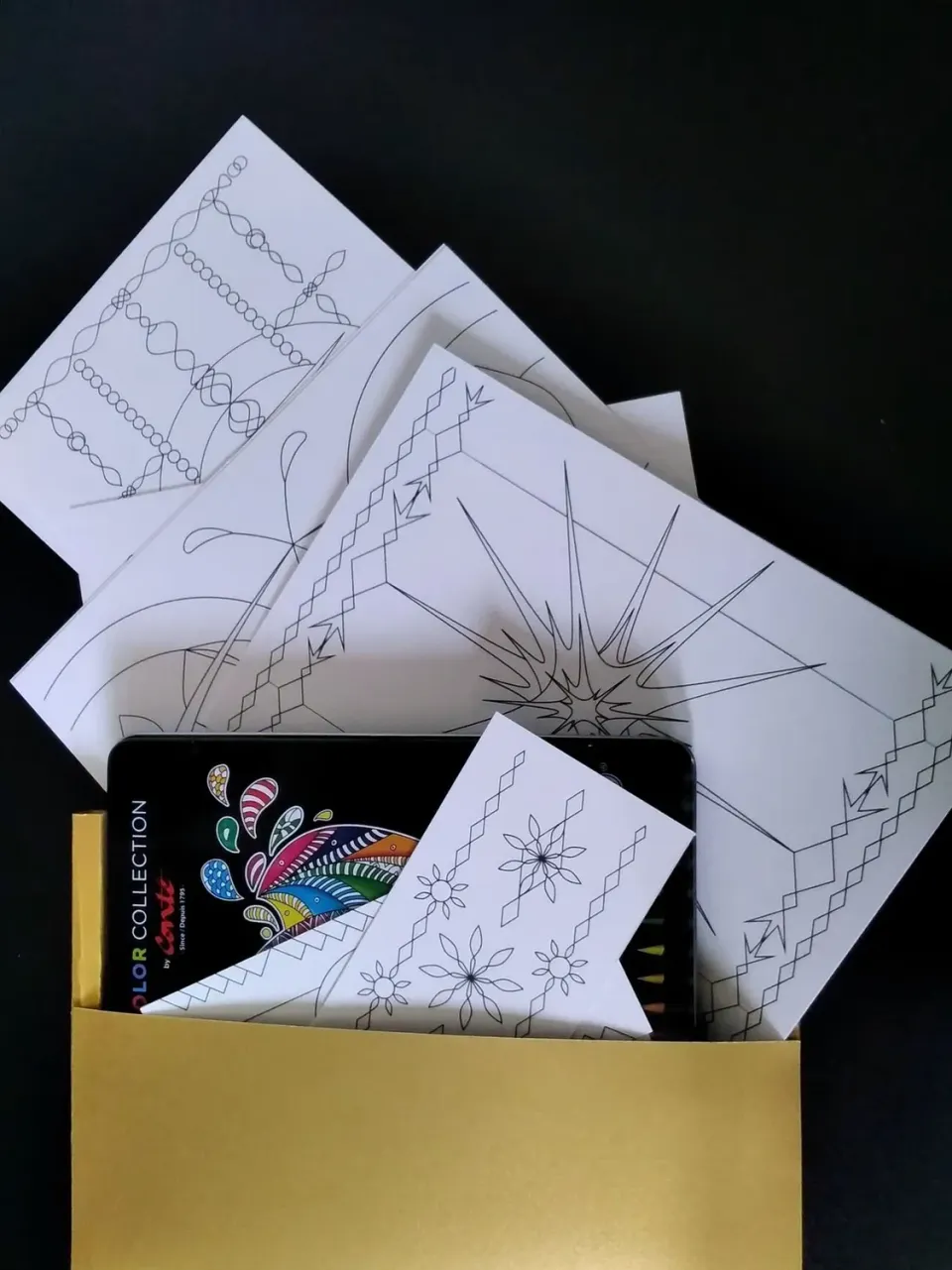 Celineclic And Create Mandala coffret coloriage 12 crayons A5