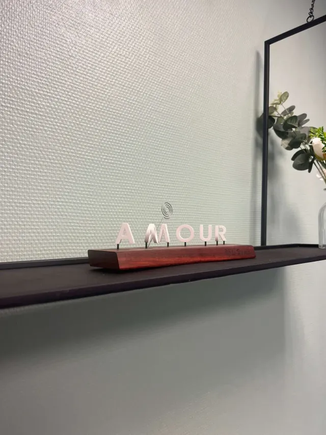 Le Digraphe Amour Felicidad illusion prénoms prêt-à-poser