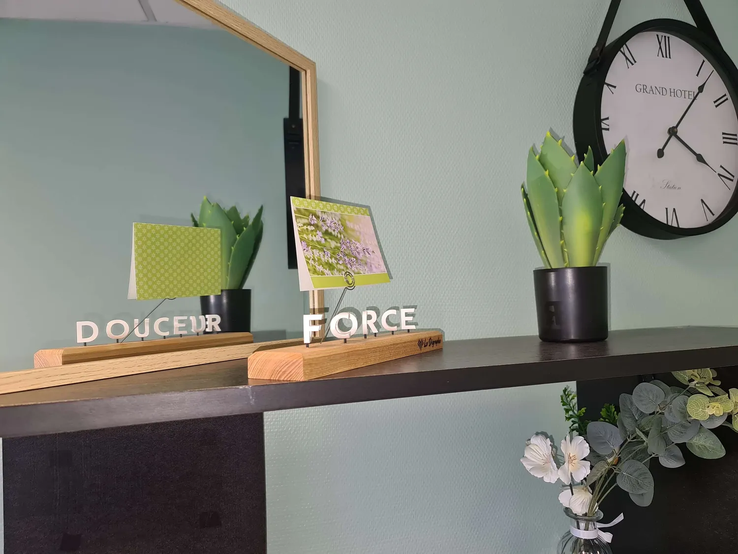 Le Digraphe Force-Douceur digraphe déco socle frêne équilibre