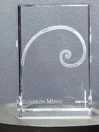Le Digraphe Morpho Equation Miroir bloc verre 6x6x9cm numéroté