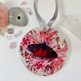 Helena Perry Cinnabar Moth décoration porcelaine ruban doré