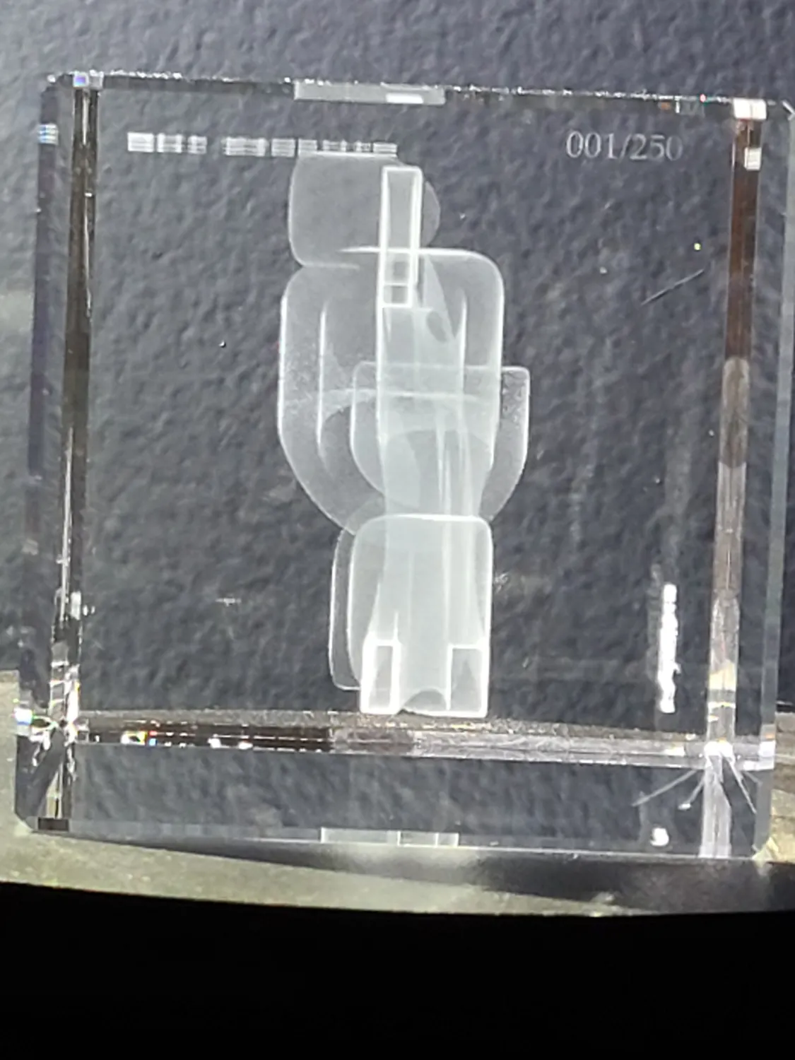 Le Digraphe Morpho Sur Mesure sculpture verre 6x6x9cm tirage limité