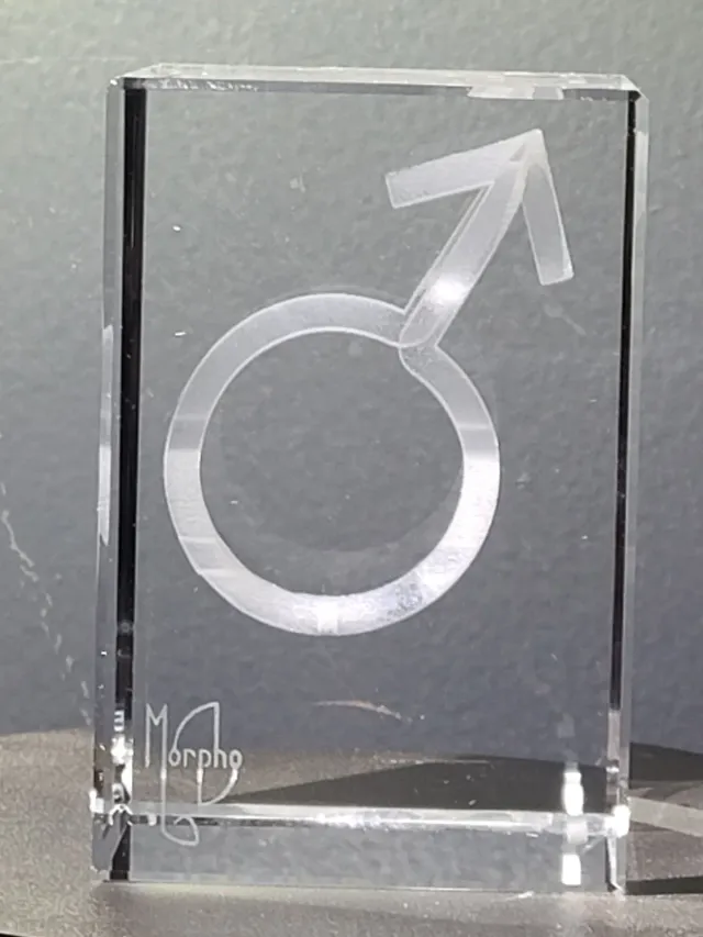 Morpho Genre tirage limité sculpture verre 250 ex 6x6x9cm