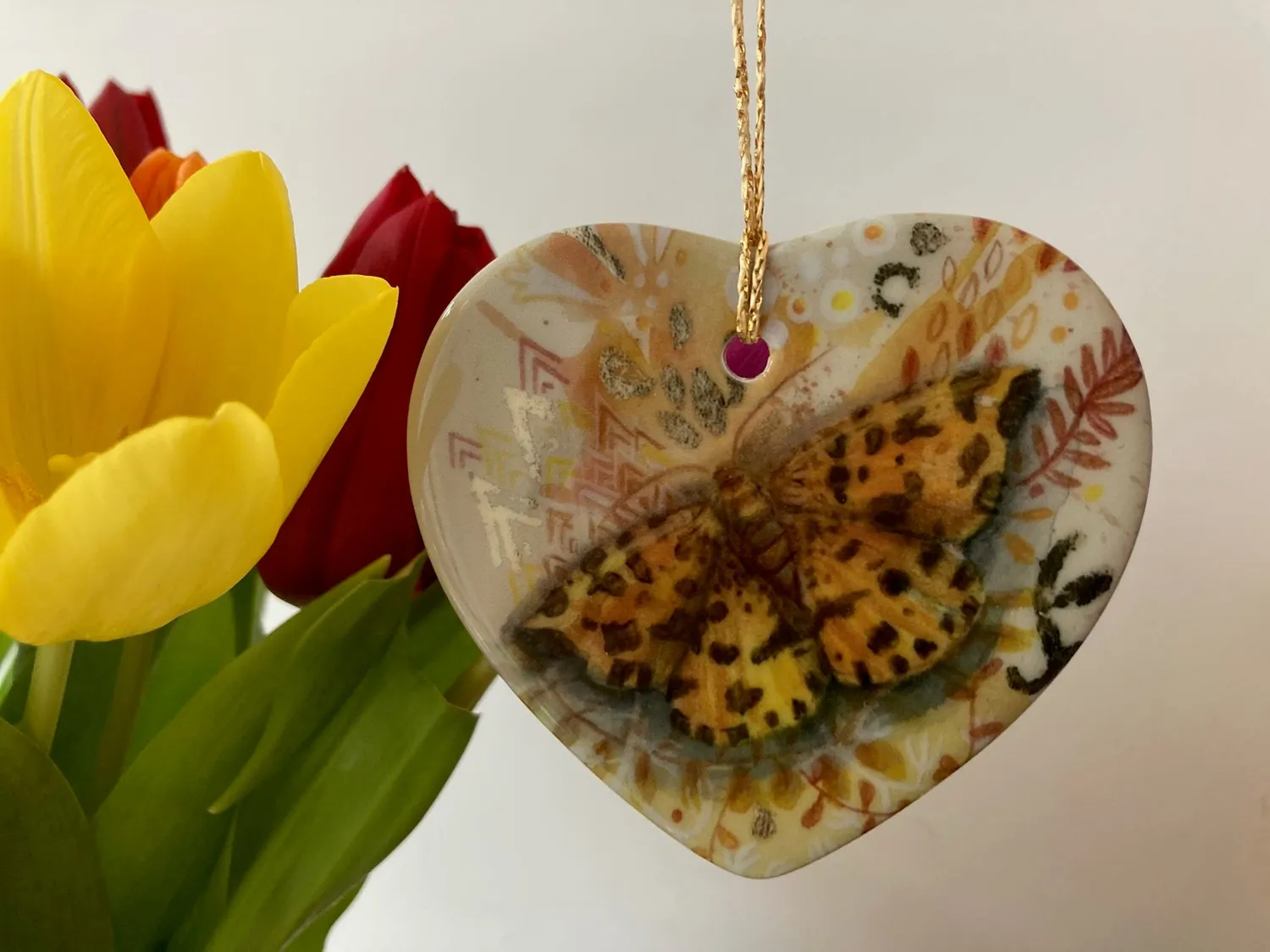 Helena Perry Scarlet Tiger décoration coeur porcelaine recto-verso
