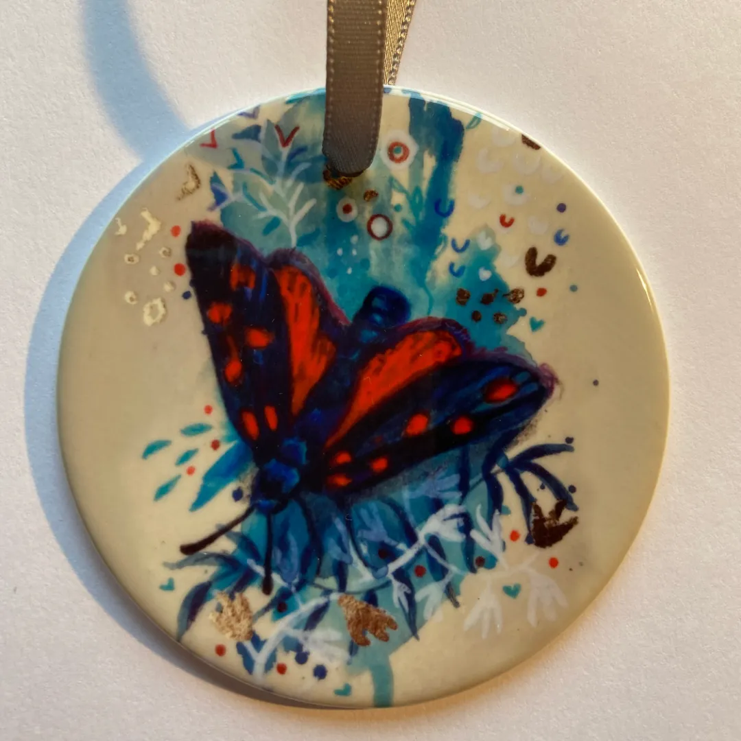 Helena Perry Six Spot Burnet décoration porcelaine une face dorée