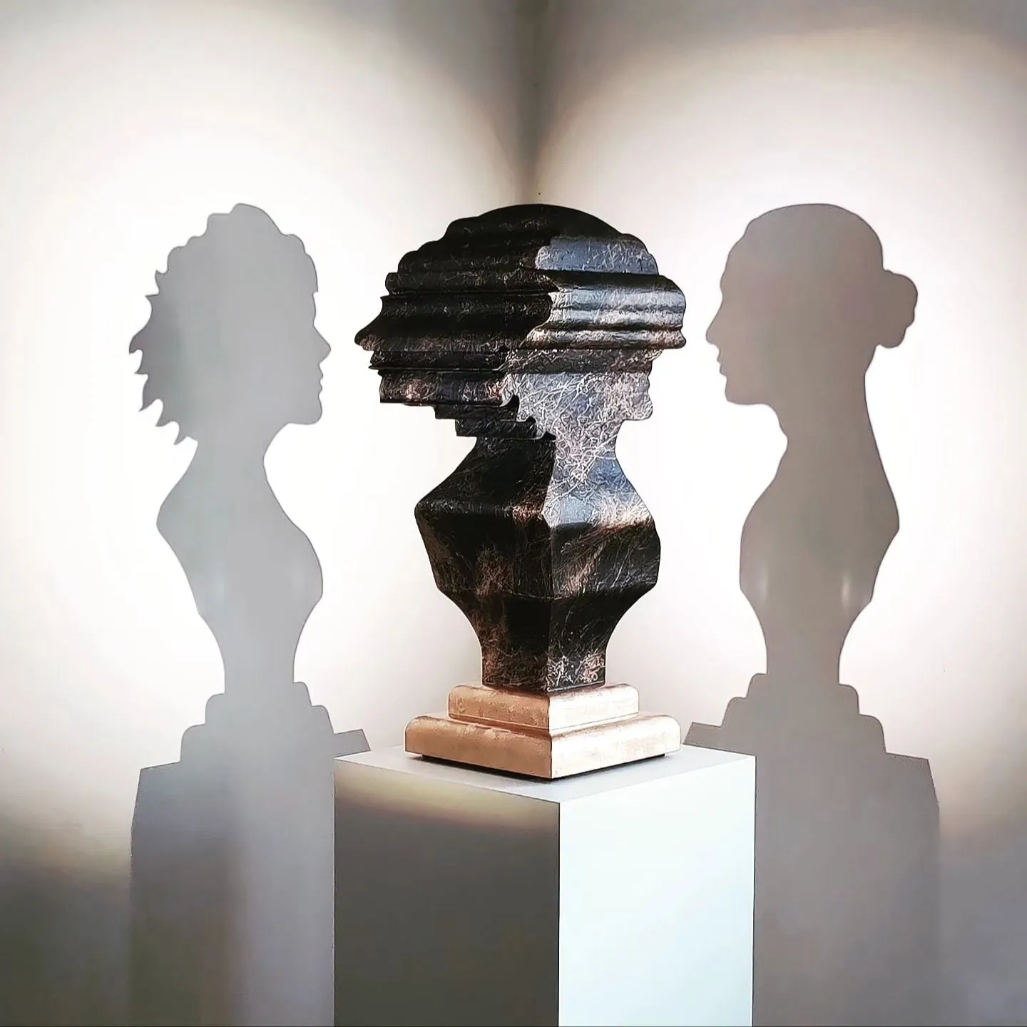 Le Digraphe Les Inséparables sculpture couple prénoms marbre