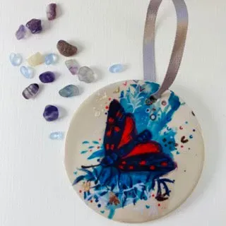 Helena Perry Six Spot Burnet décoration porcelaine une face dorée